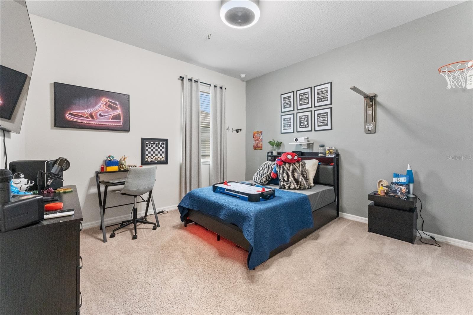 Single Family Residence at 18486 ROCOCO RD, SPRING HILL, photo 12 of 26