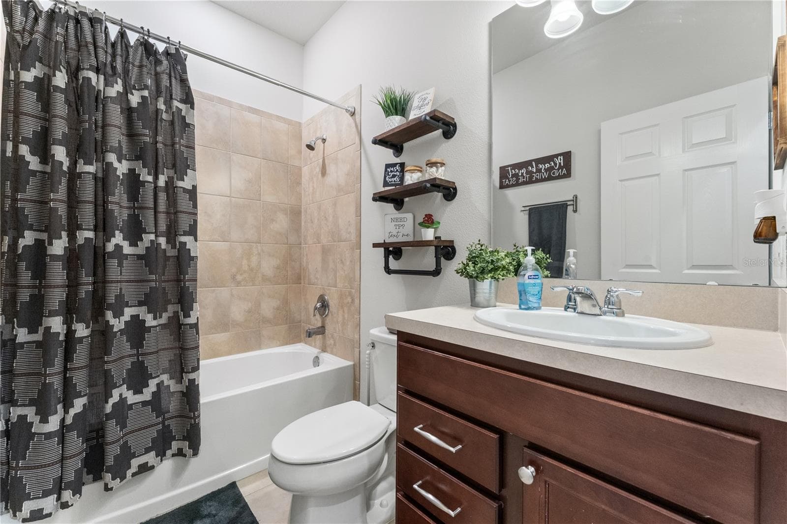Single Family Residence at 18486 ROCOCO RD, SPRING HILL, photo 17 of 26