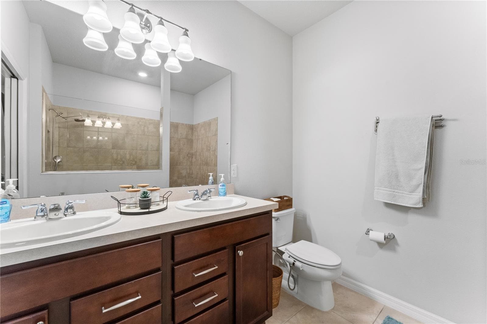 Single Family Residence at 18486 ROCOCO RD, SPRING HILL, photo 18 of 26