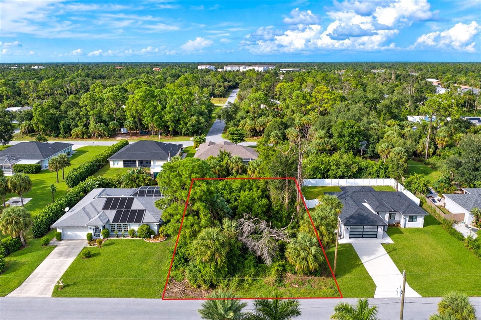 561 LOMOND DR