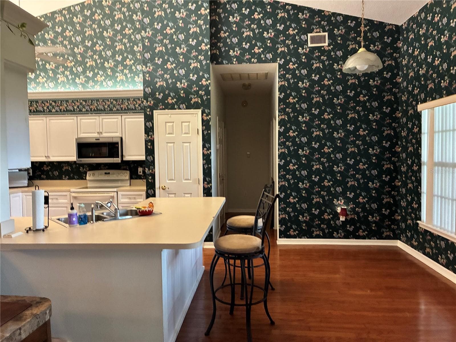KITCHEN - 14 CRYSTAL WATERS DR, WINTER HAVEN