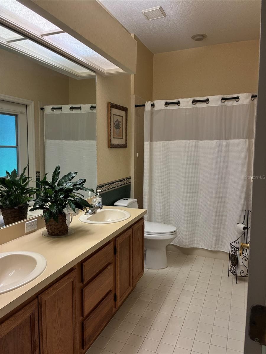 WIFE'S VANITY - 14 CRYSTAL WATERS DR, WINTER HAVEN