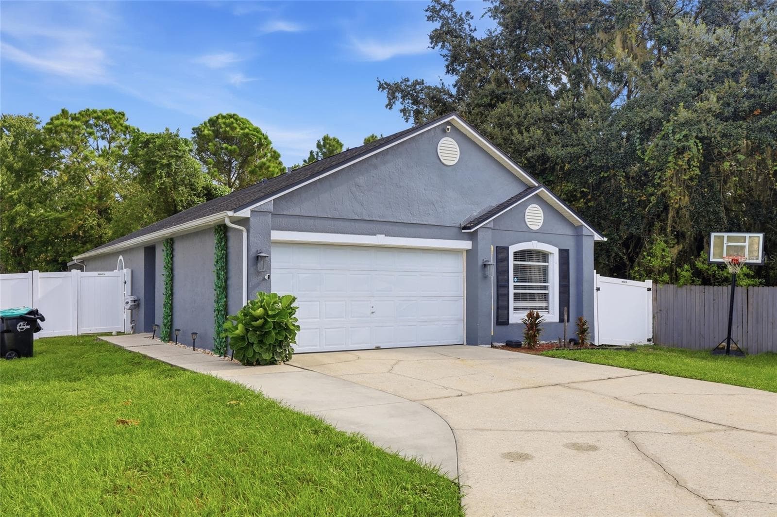 Single Family Residence at 10521 ROCKING A RUN, ORLANDO, photo 2 of 42