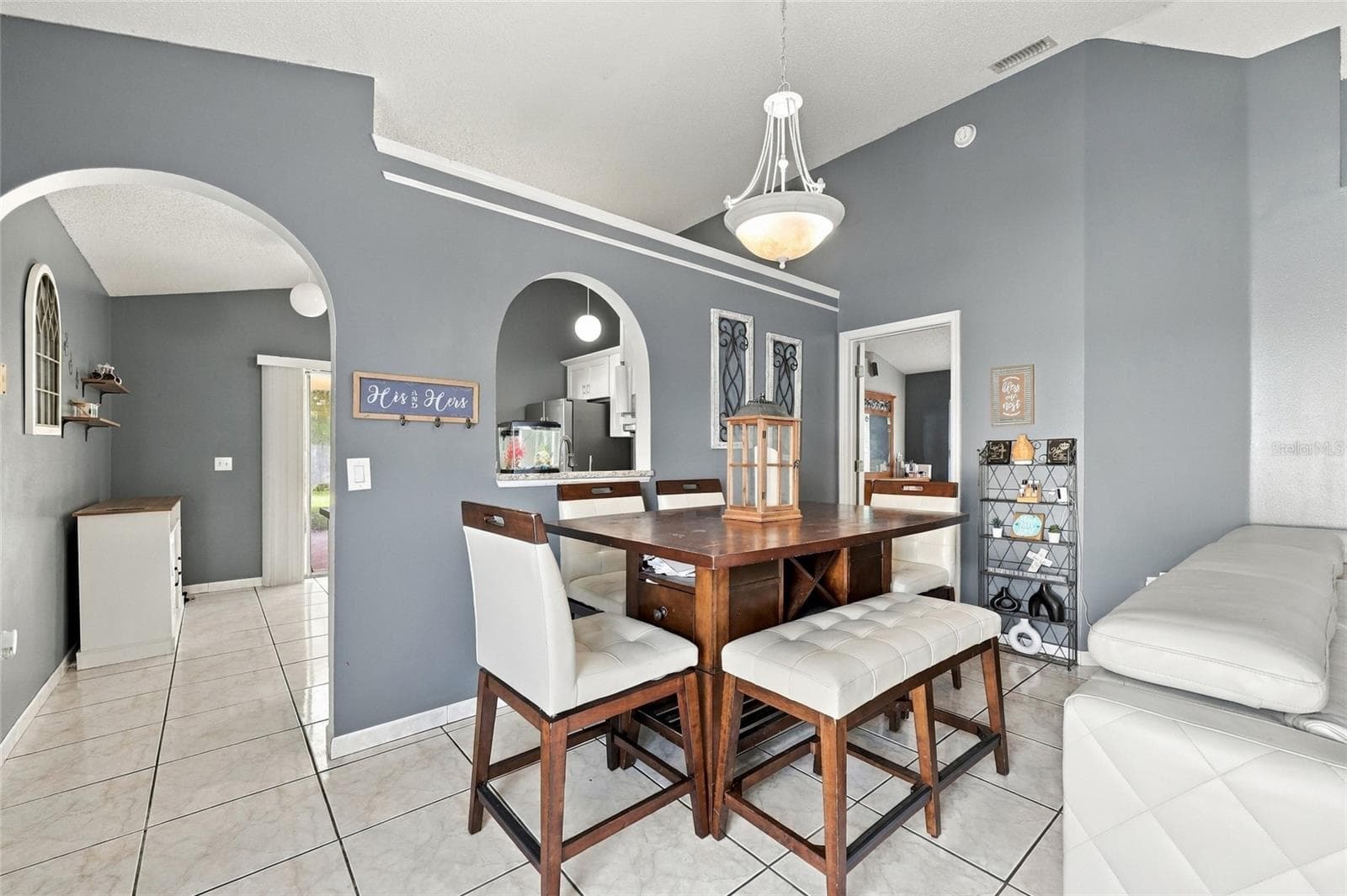 Single Family Residence at 10521 ROCKING A RUN, ORLANDO, photo 9 of 42