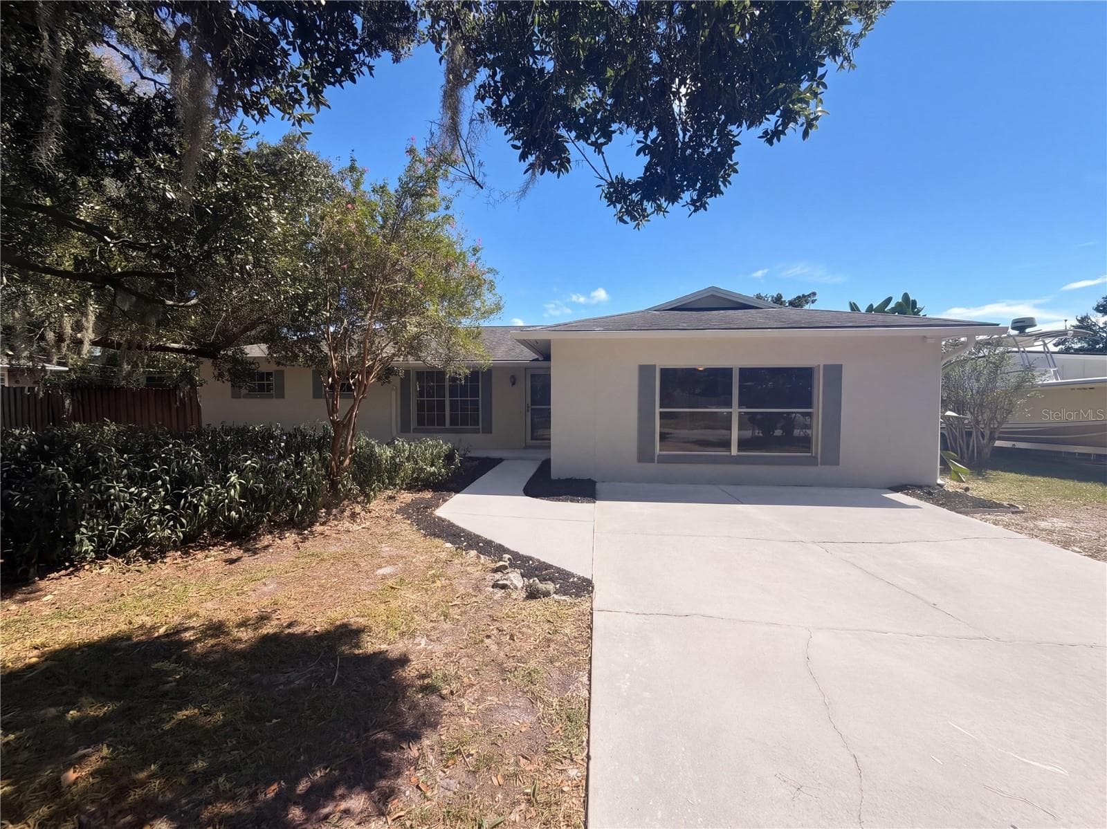 441 RIDGE DR