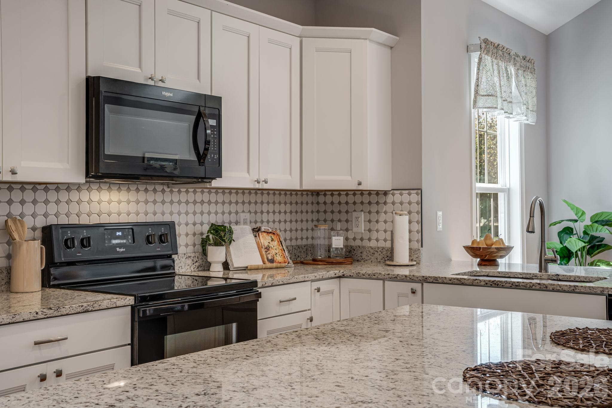 Granite tops and lots of cabinet space - 76 Rose Creek Road, Leicester