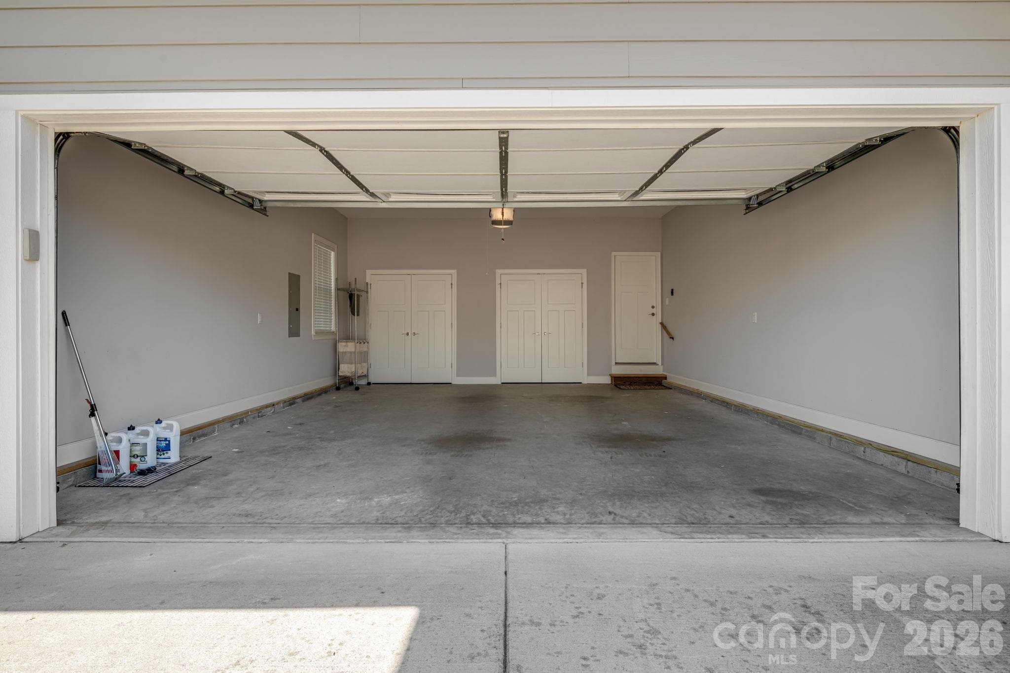 Main level attached garage - 76 Rose Creek Road, Leicester