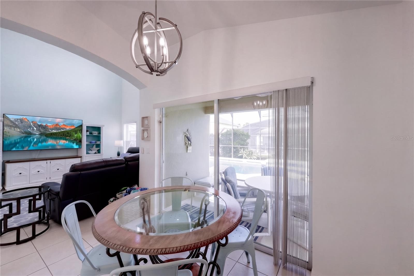 Single Family Residence at 2608 EMERALD ISLAND BLVD, KISSIMMEE, photo 6 of 32