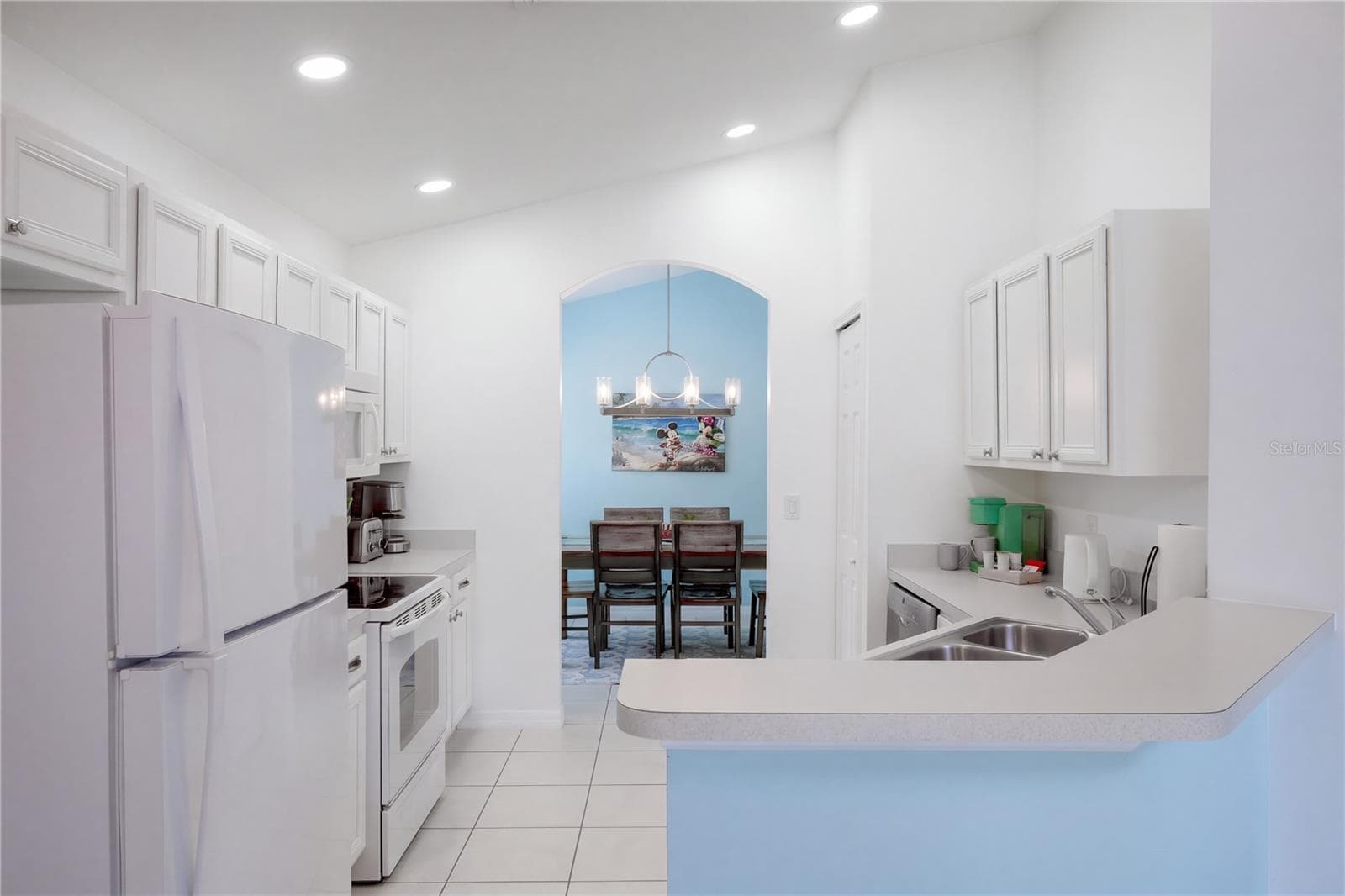Single Family Residence at 2608 EMERALD ISLAND BLVD, KISSIMMEE, photo 7 of 32