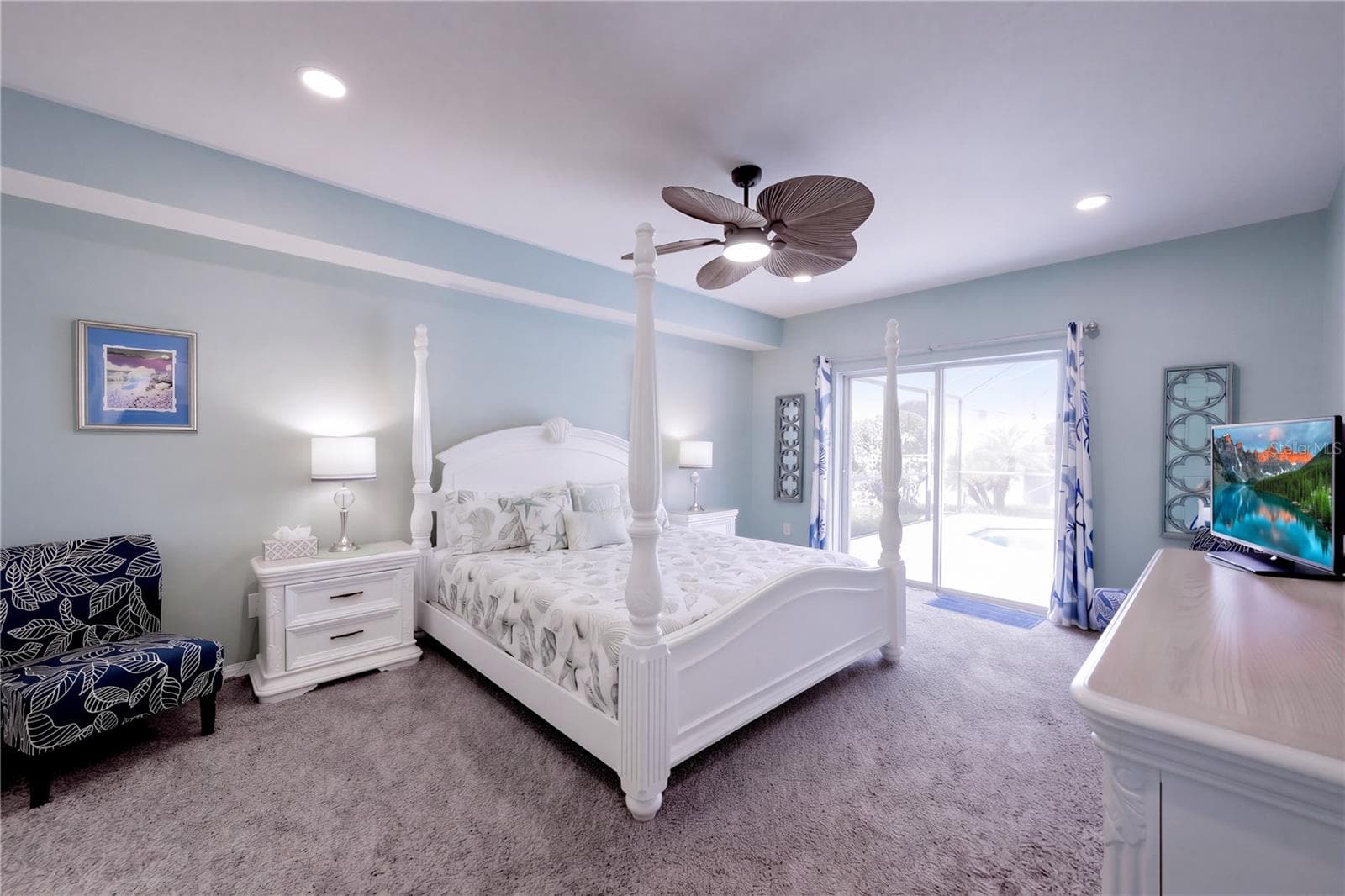 Single Family Residence at 2608 EMERALD ISLAND BLVD, KISSIMMEE, photo 11 of 32