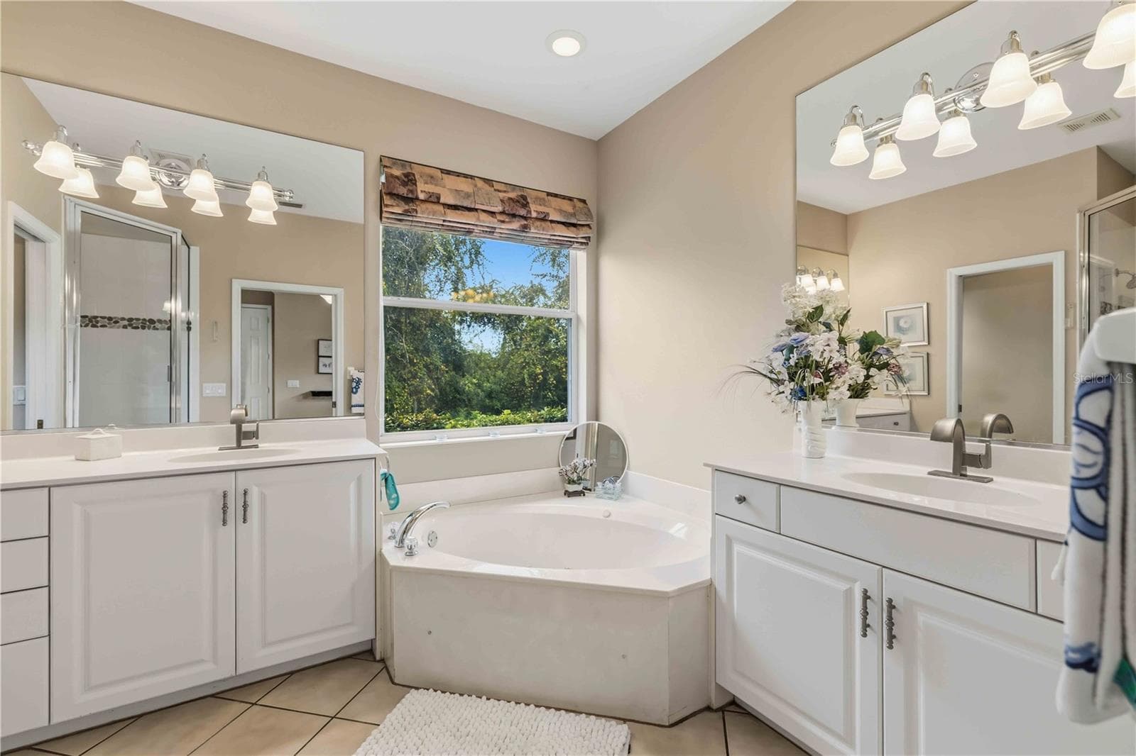 Single Family Residence at 7907 ASHLEY CIR, BRADENTON, photo 18 of 65