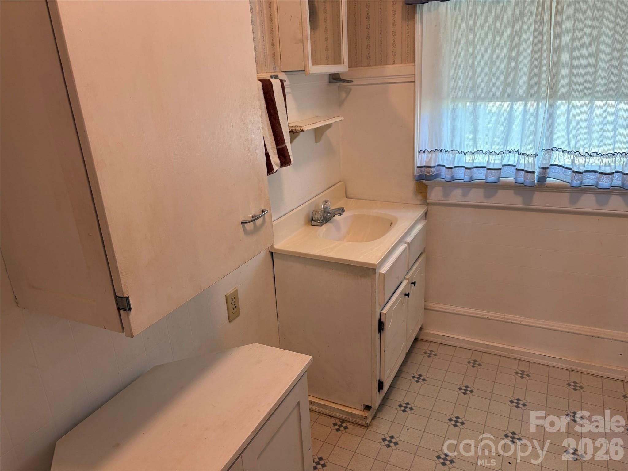 Single Family Residence at 114 Hampton Street, Chester, photo 21 of 32