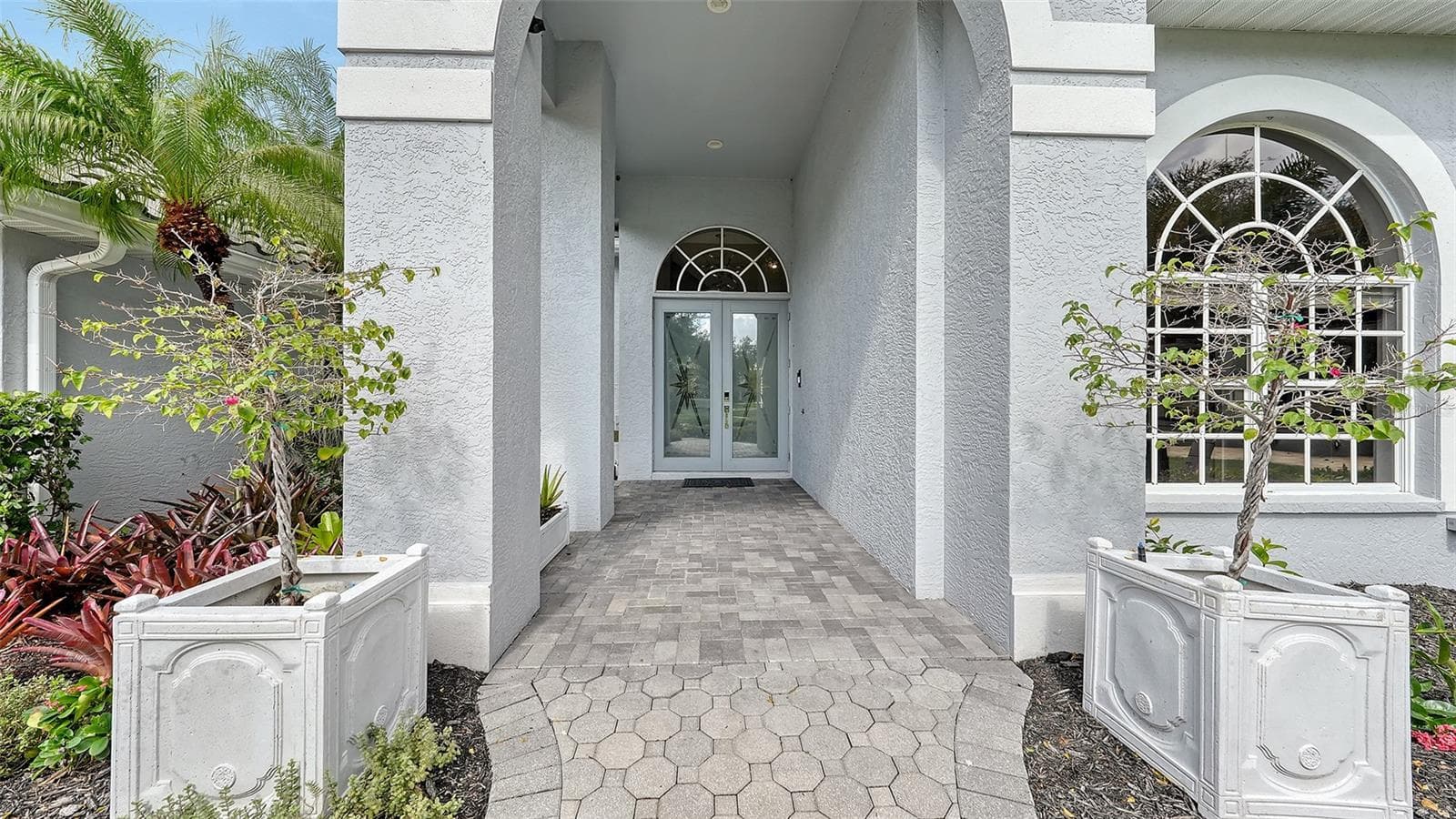 Single Family Residence at 8136 REGENTS CT, UNIVERSITY PARK, photo 7 of 134