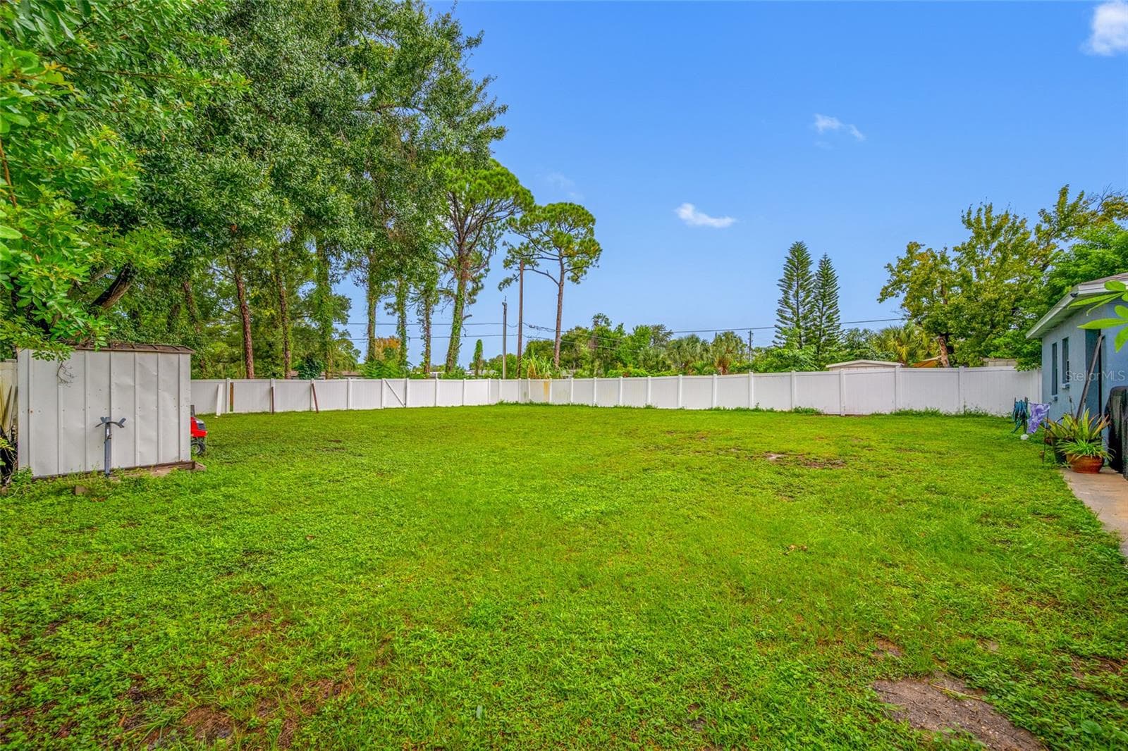 Single Family Residence at 1520 NORFOLK ST N, ST PETERSBURG, photo 2 of 24