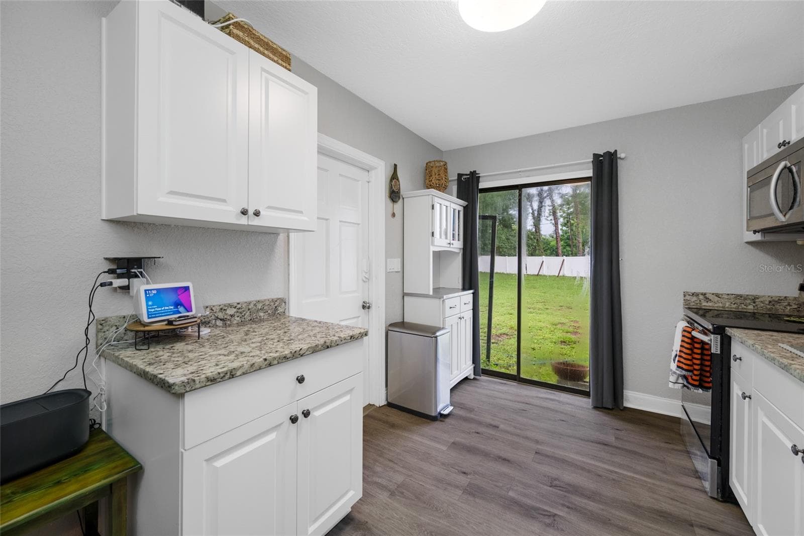 Single Family Residence at 1520 NORFOLK ST N, ST PETERSBURG, photo 10 of 24