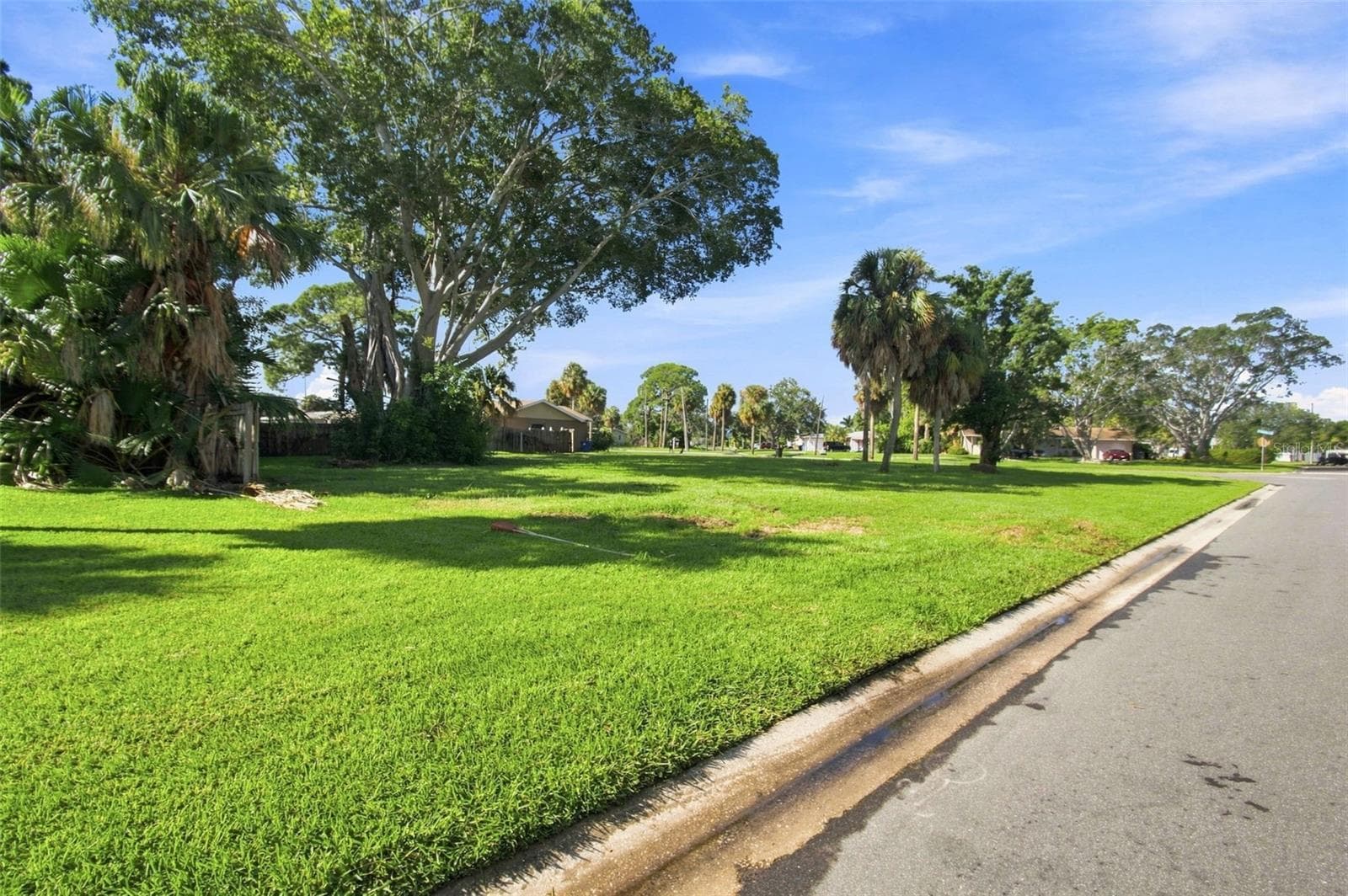 Single Family Residence at 4647 VENETIAN BLVD NE, ST PETERSBURG, photo 8 of 10