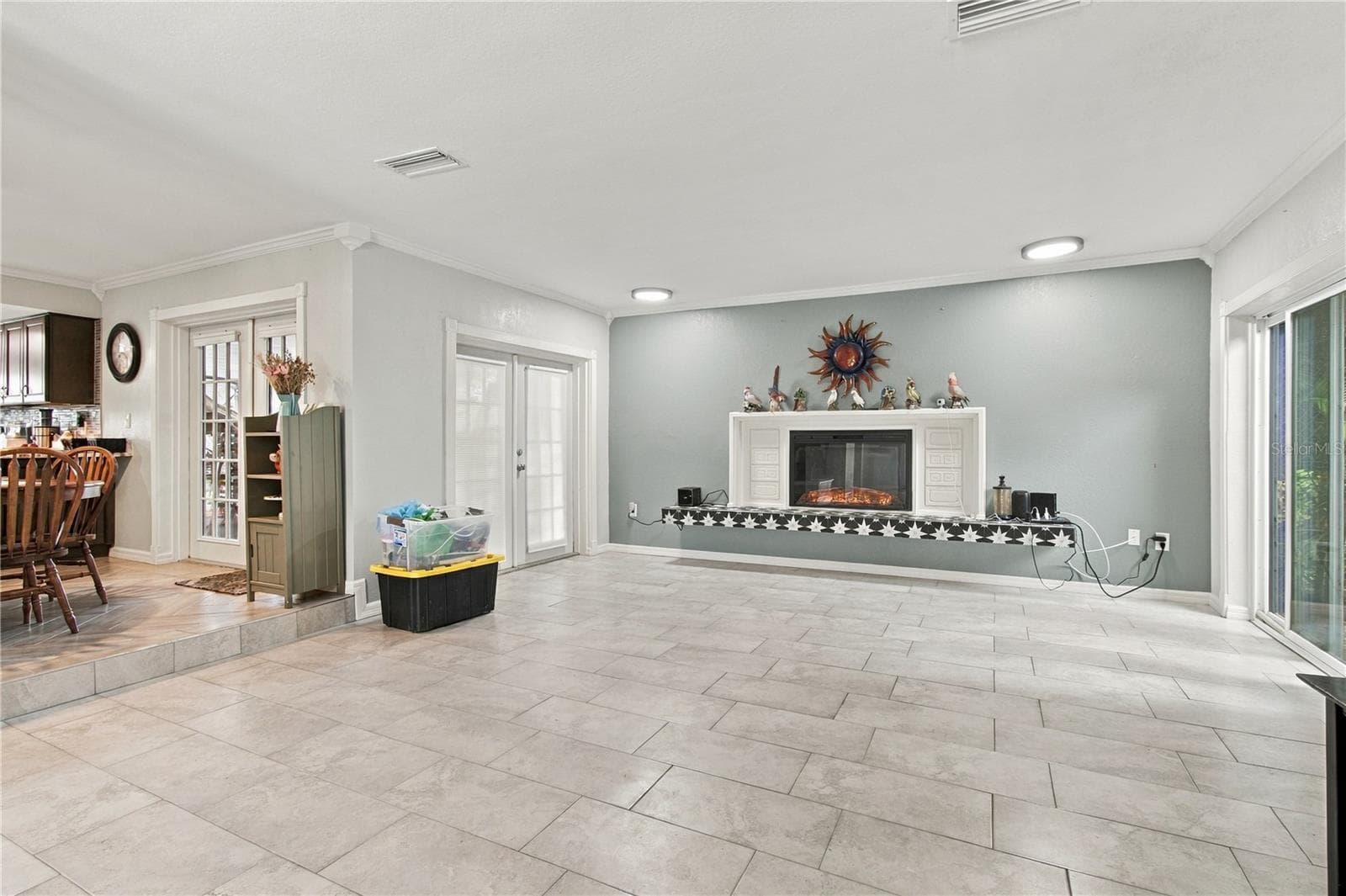 Single Family Residence at 2168 KENT AVE, CLEARWATER, photo 9 of 71
