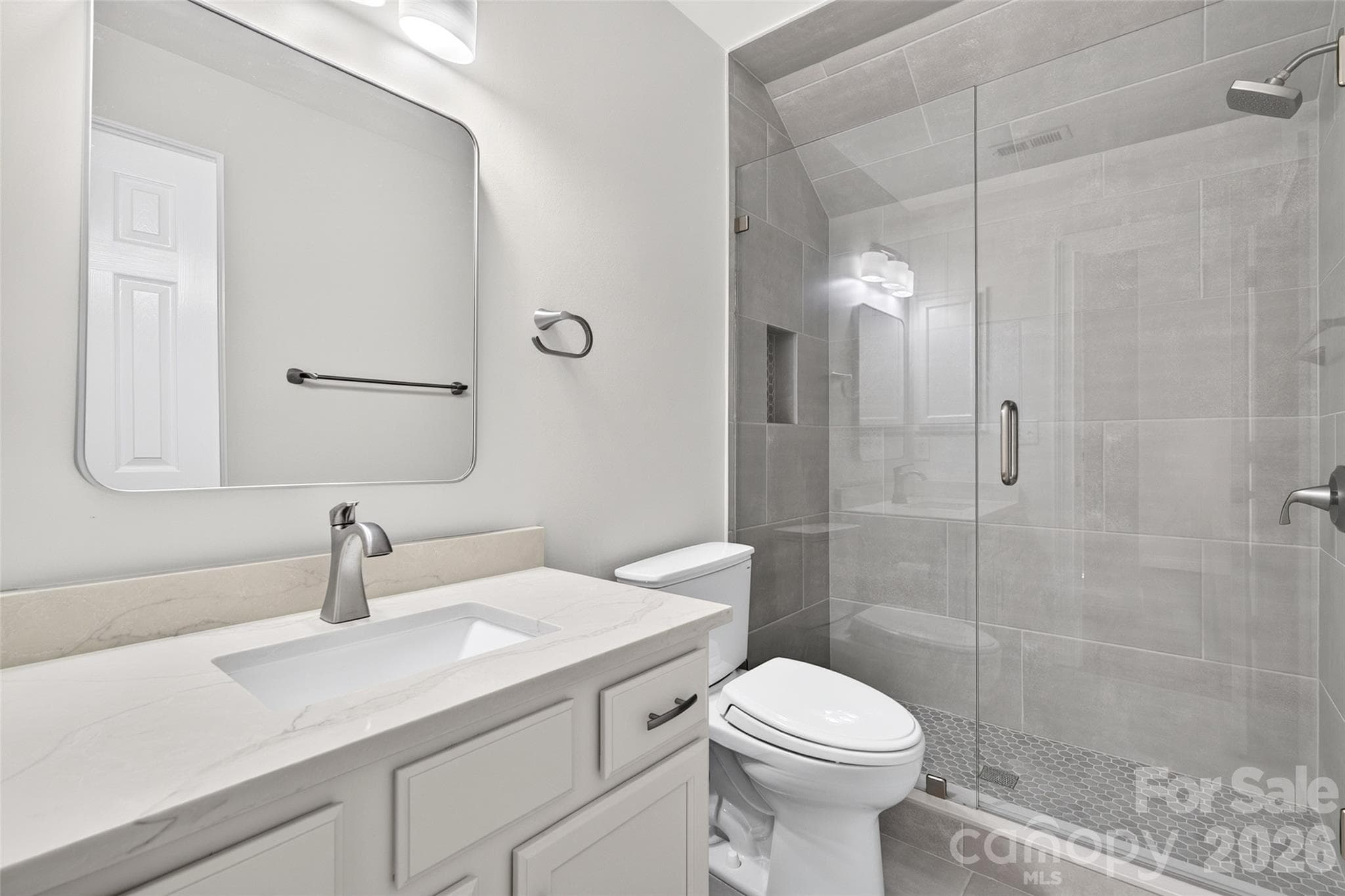 Full bathroom - 231 Fairview Lane, Davidson