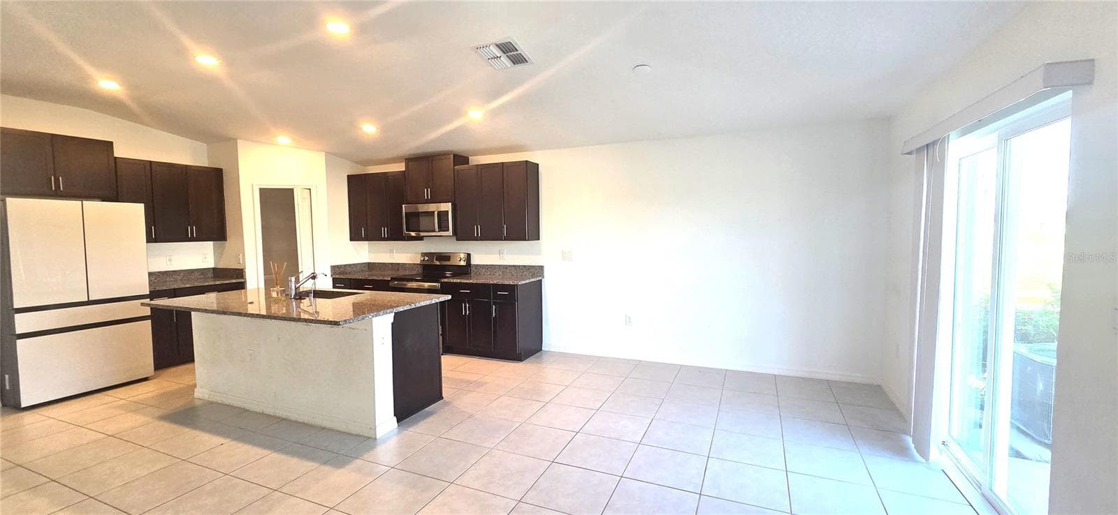Single Family Residence at 3947 RESTING ROBIN AVE, BARTOW, photo 8 of 44