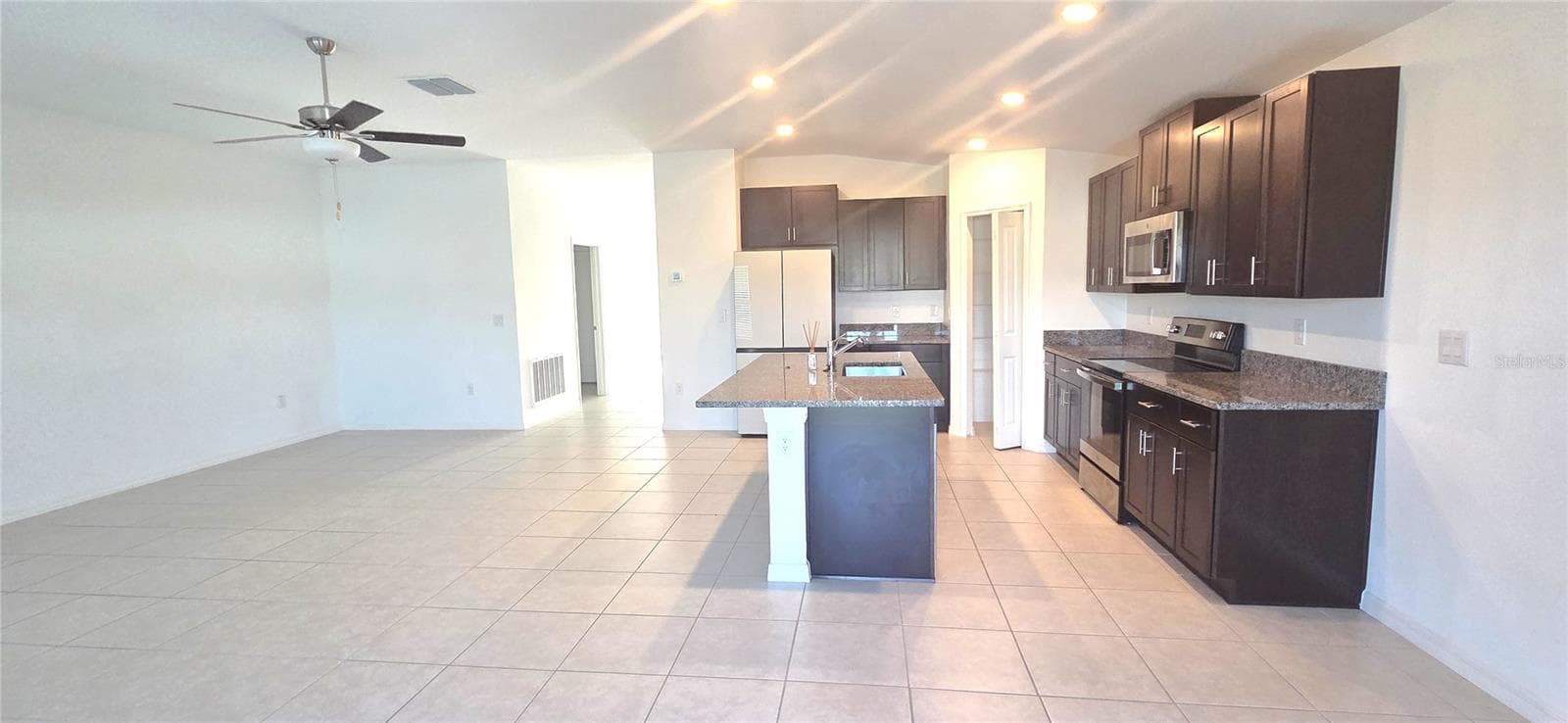 Single Family Residence at 3947 RESTING ROBIN AVE, BARTOW, photo 9 of 44