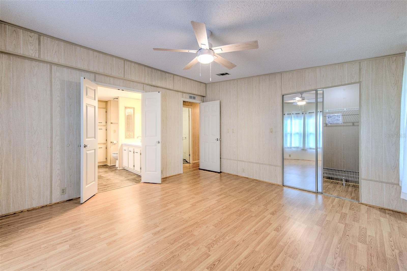 Manufactured Home at 35207 MAKENZIE ST, ZEPHYRHILLS, photo 31 of 42