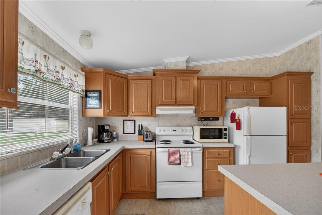 House 1 Interior - 13550 Highway 40 E, DUNNELLON FL 34431