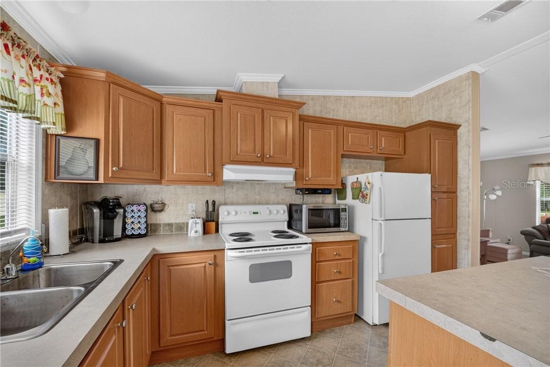 House 2 Interior - 13550 Highway 40 E, DUNNELLON FL 34431