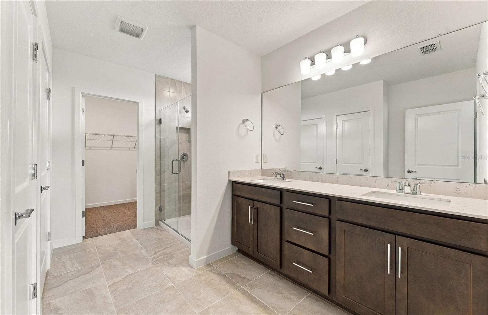 Owner's Bath w/Dual Sinks - 1391 ALLAGASH DR, ZEPHYRHILLS