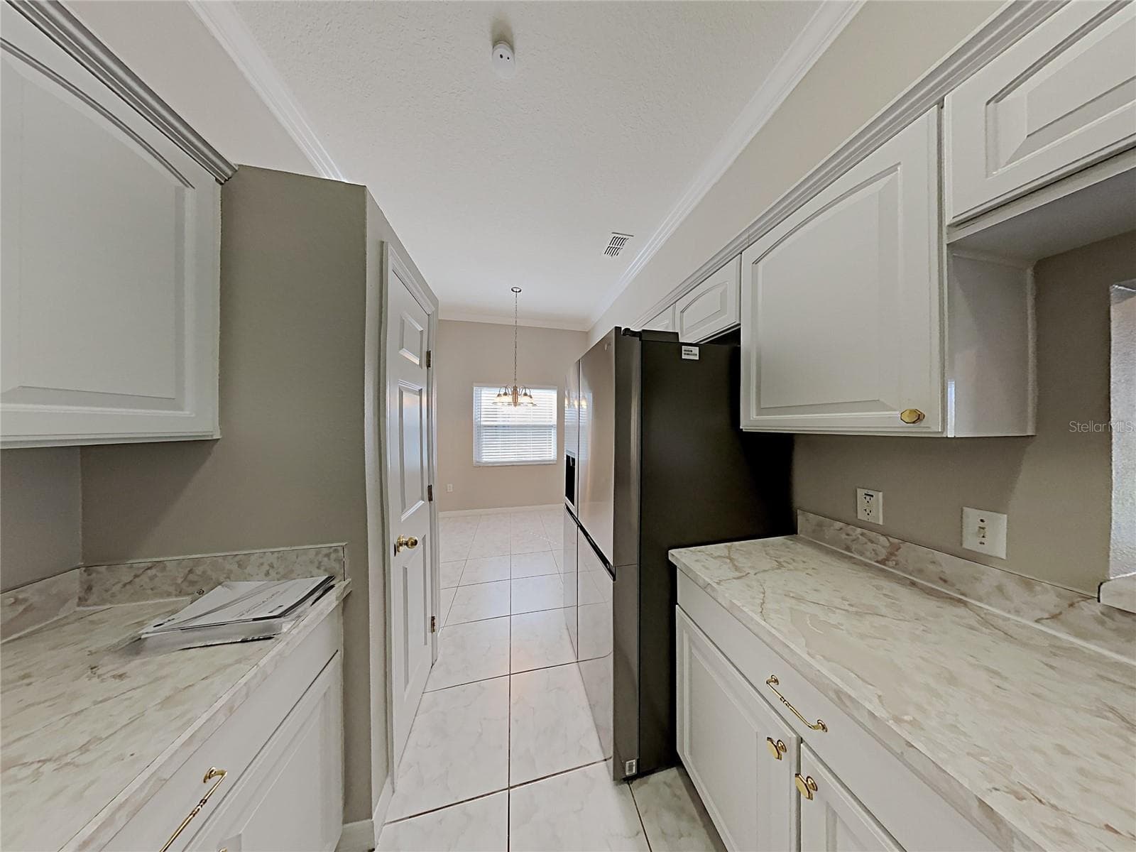 Single Family Residence at 11706 BROAD OAK CT, ORLANDO, photo 6 of 32