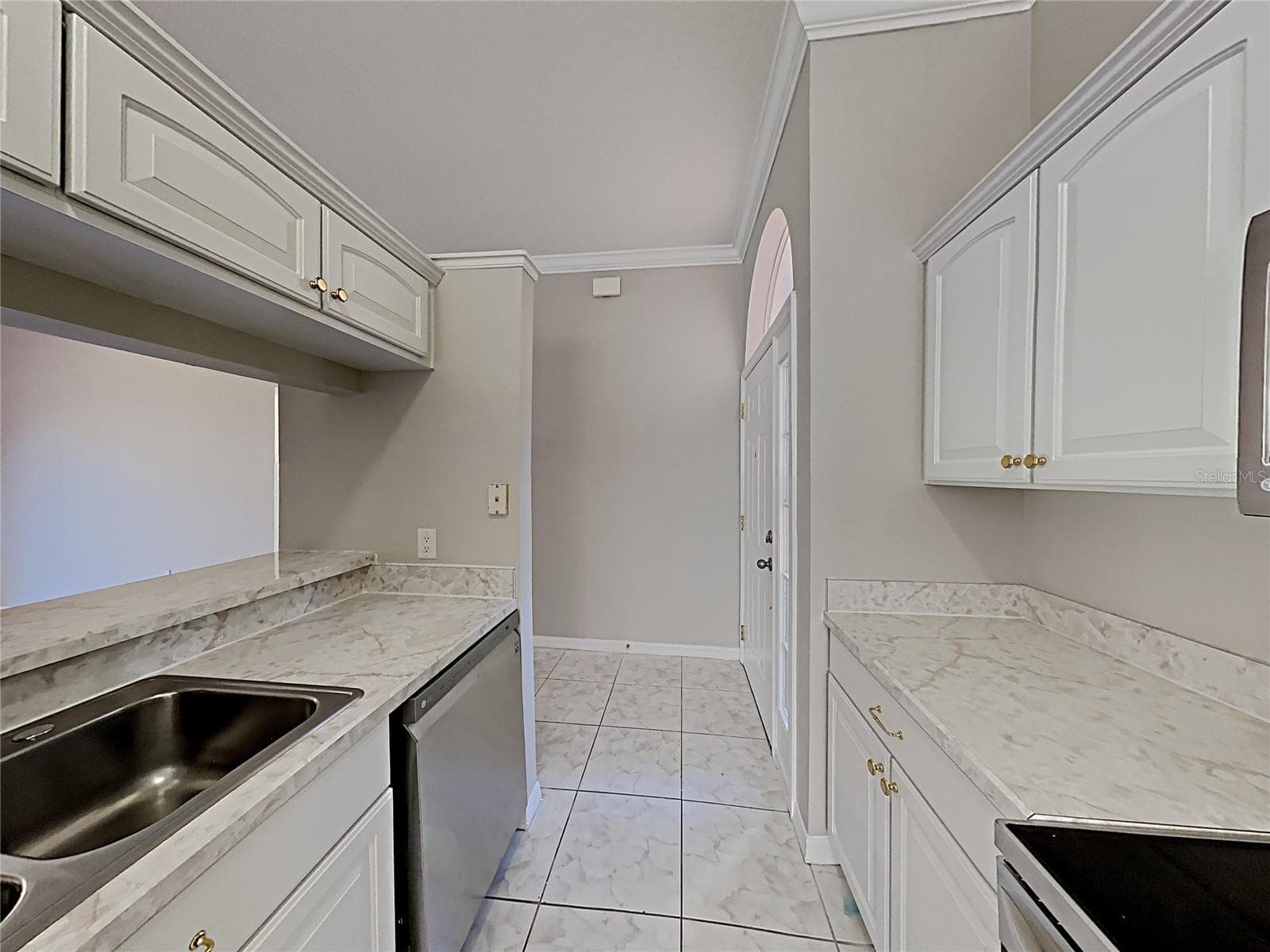 Single Family Residence at 11706 BROAD OAK CT, ORLANDO, photo 7 of 32