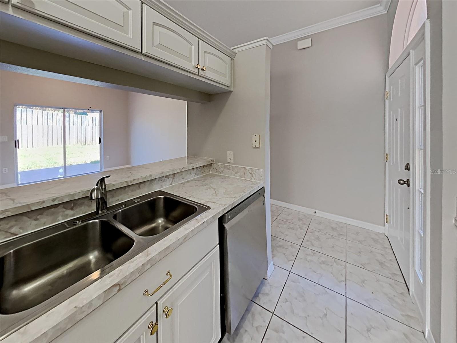 Single Family Residence at 11706 BROAD OAK CT, ORLANDO, photo 8 of 32