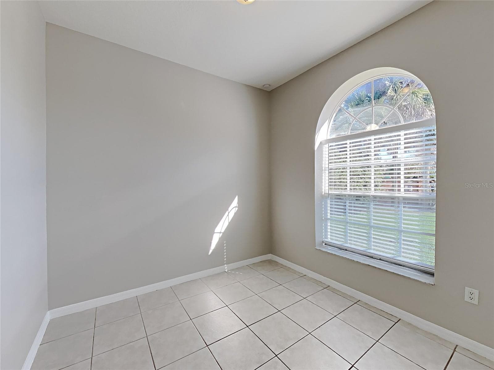 Single Family Residence at 11706 BROAD OAK CT, ORLANDO, photo 14 of 32