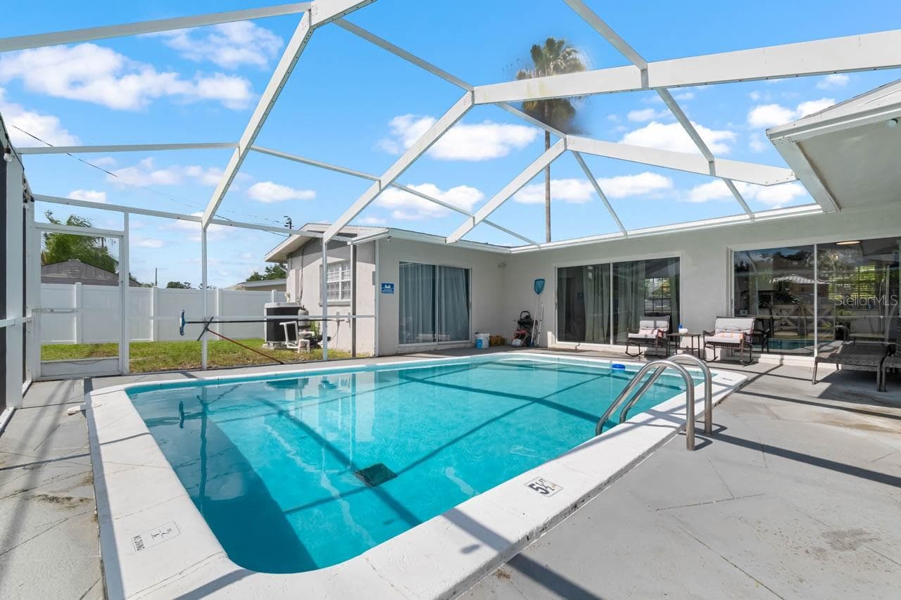 Swimming time! - 500 FLORIDA CIR S, APOLLO BEACH