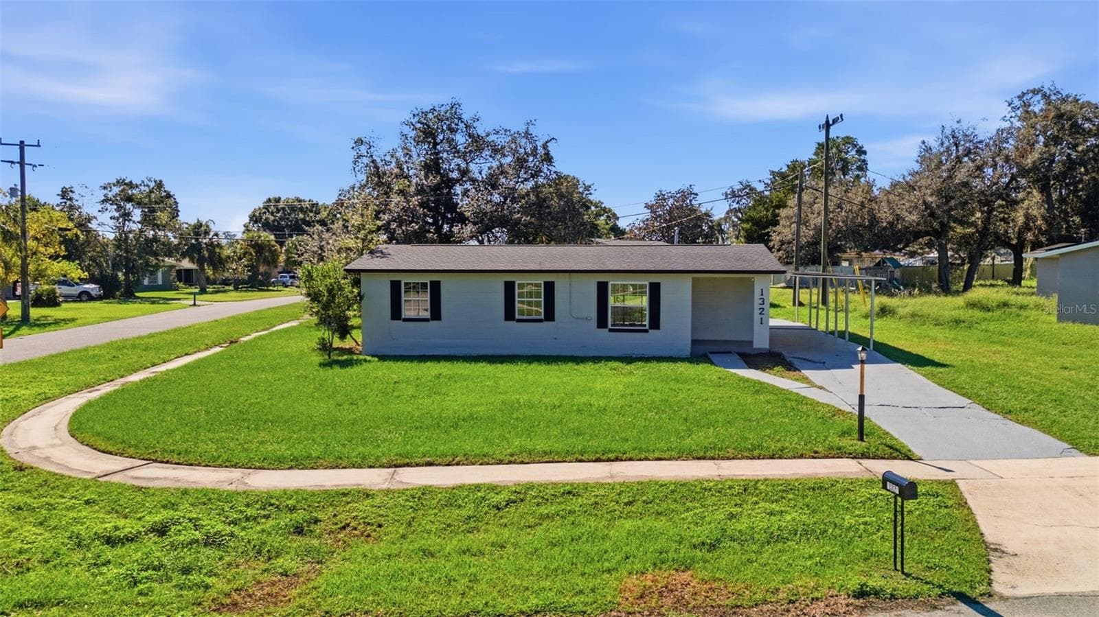 Single Family Residence at 1321 FOUNTAINHEAD DR, DELTONA, photo 2 of 35