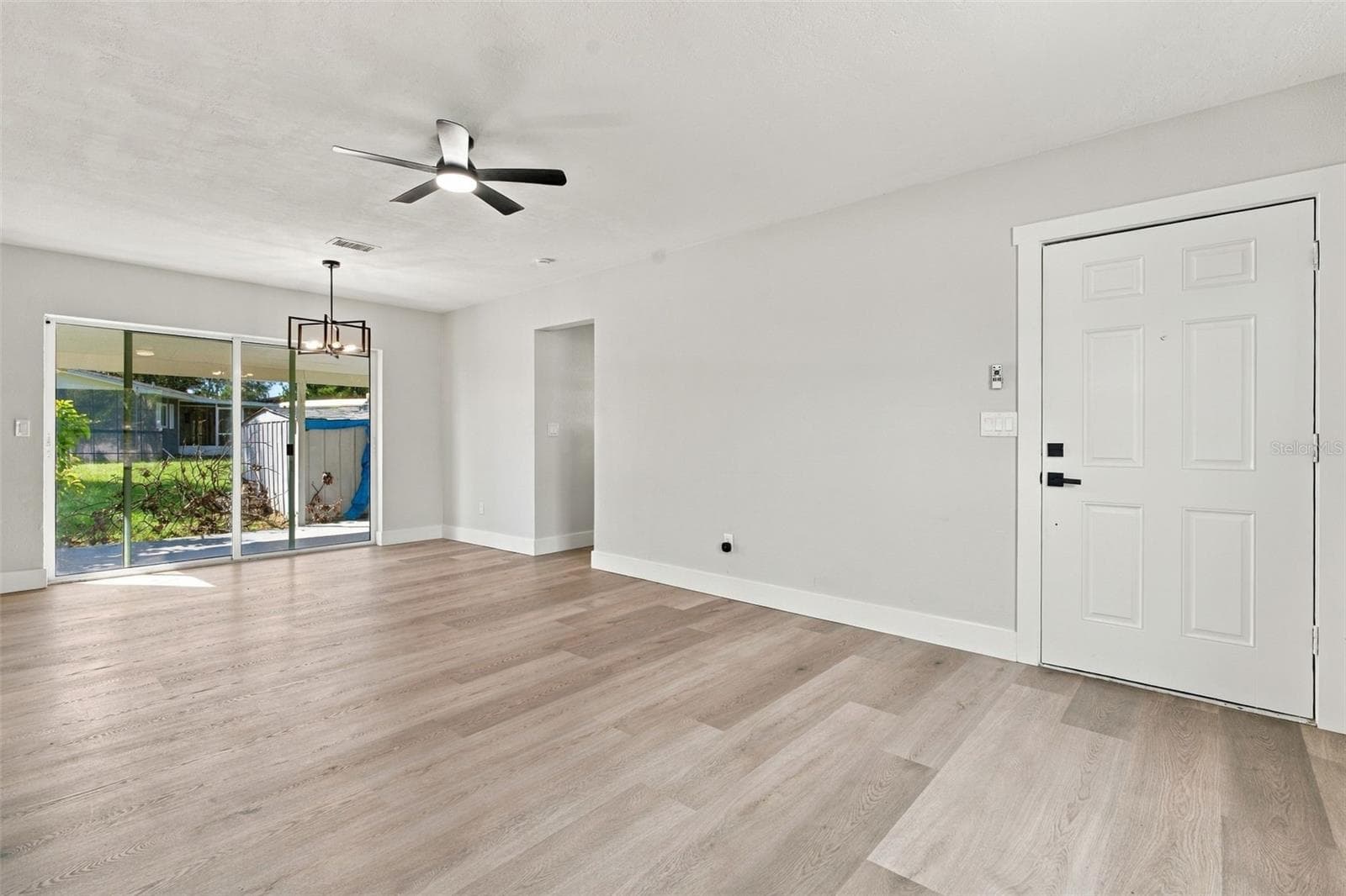 Single Family Residence at 1321 FOUNTAINHEAD DR, DELTONA, photo 5 of 35