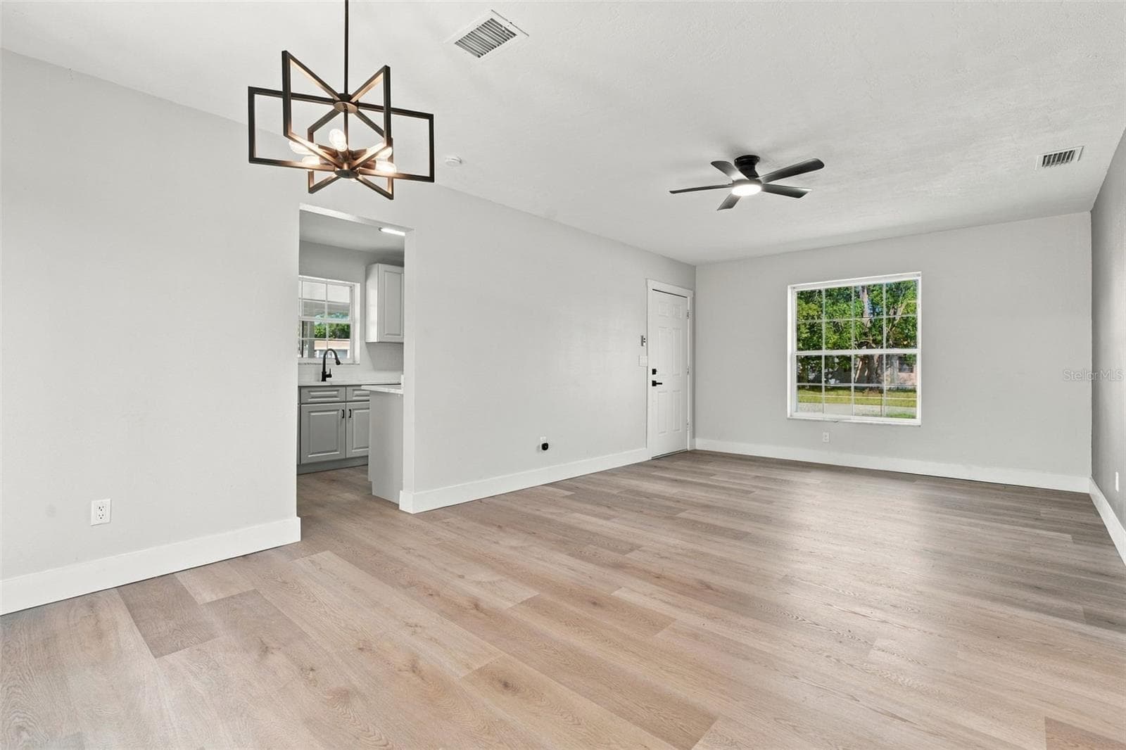 Single Family Residence at 1321 FOUNTAINHEAD DR, DELTONA, photo 7 of 35