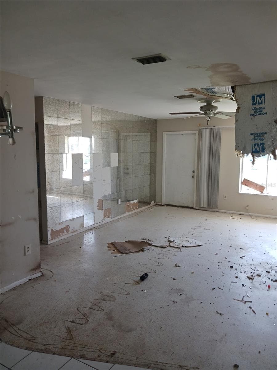 Single Family Residence at 8402 FAY AVE, NORTH PORT, photo 7 of 23
