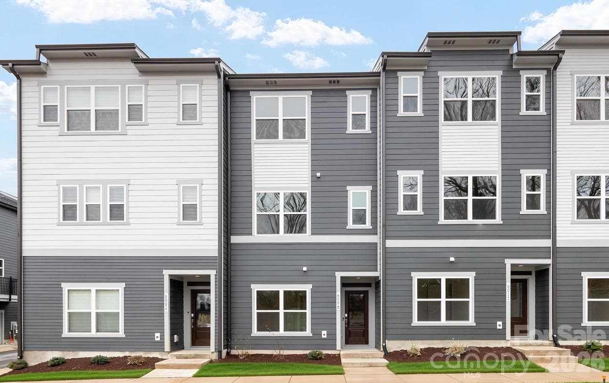 3-story townhome in Charlotte, NC - 6008 Pivot Court, Charlotte