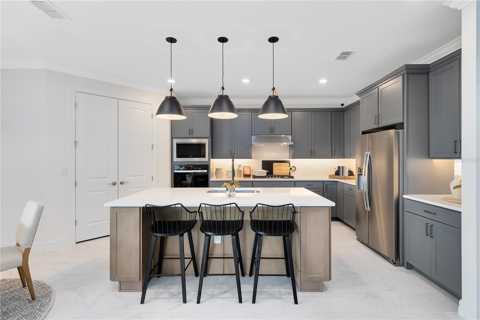 Model Home Design Only. Pictures and furnishings are for illustrative purposes only. Elevations, colors and options may vary. Furniture is for model home staging only. - 4908 HANDSOME HILLS DRIVE, MOUNT DORA