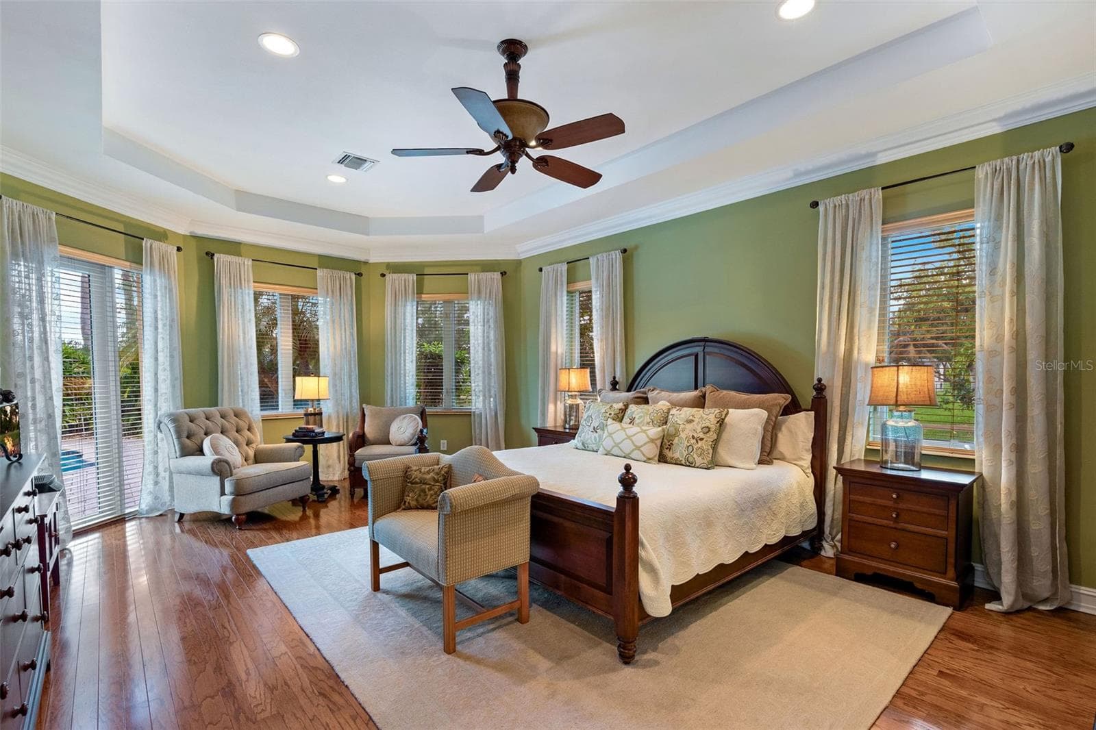 Primary bedroom on main floor. Door to pool patio - 3800 SW 137TH AVE, MIRAMAR