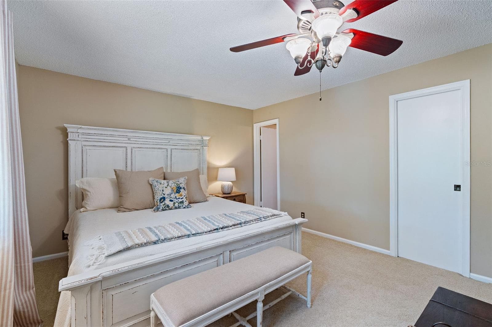 2nd primary suite upstairs - 3800 SW 137TH AVE, MIRAMAR