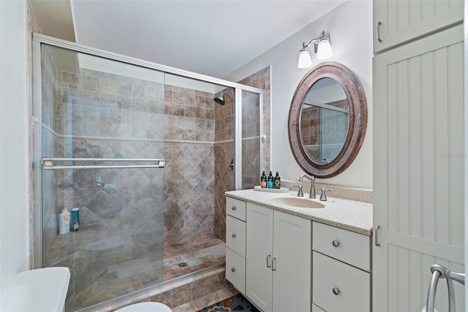 2nd primary suite full bathroom - 3800 SW 137TH AVE, MIRAMAR