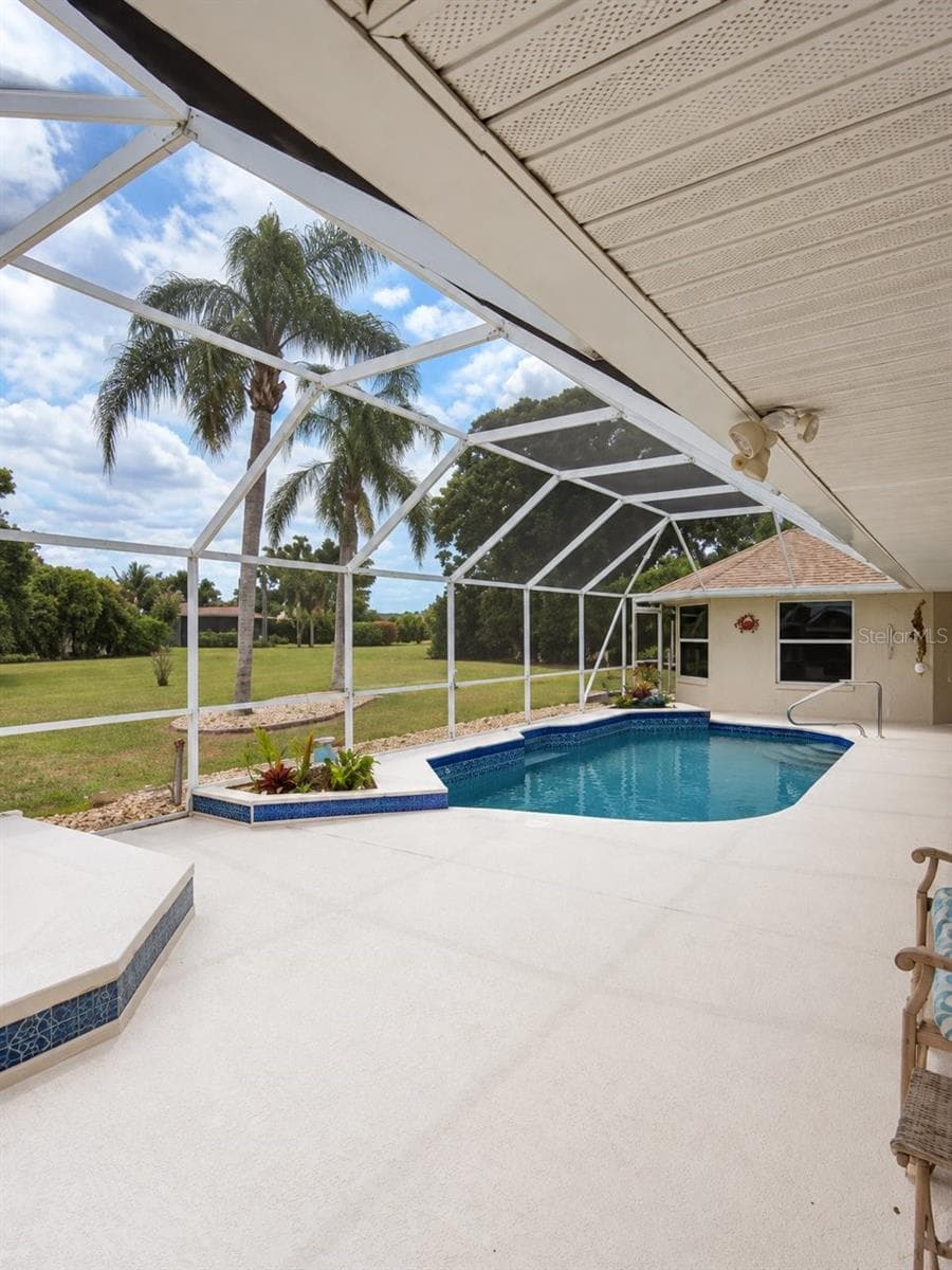 Single Family Residence at 393 VISTA WOOD DR, VENICE, photo 8 of 35