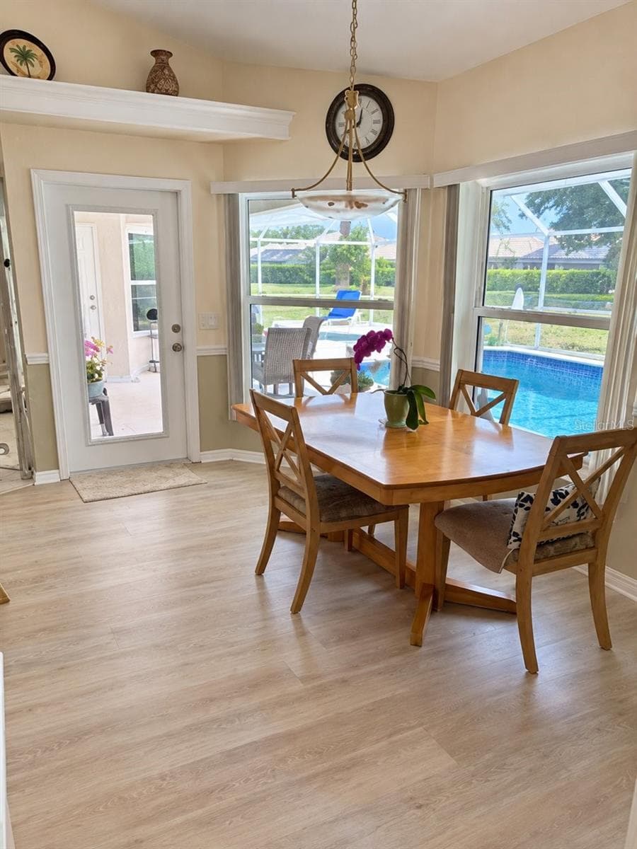 Single Family Residence at 393 VISTA WOOD DR, VENICE, photo 14 of 35
