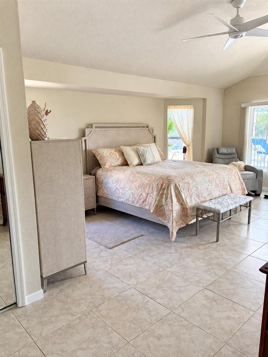 Single Family Residence at 393 VISTA WOOD DR, VENICE, photo 17 of 35