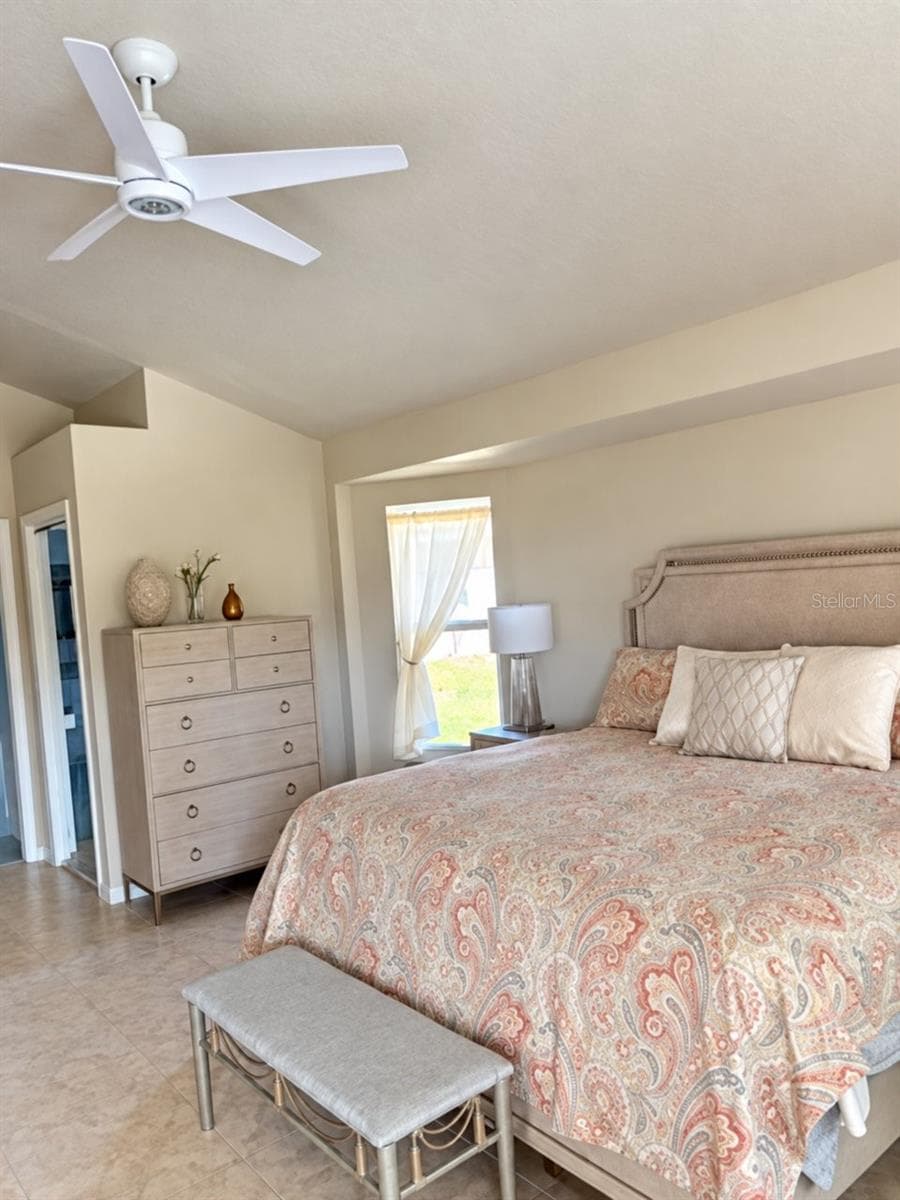 Single Family Residence at 393 VISTA WOOD DR, VENICE, photo 18 of 35