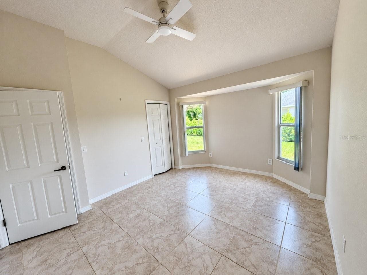 Single Family Residence at 393 VISTA WOOD DR, VENICE, photo 33 of 35