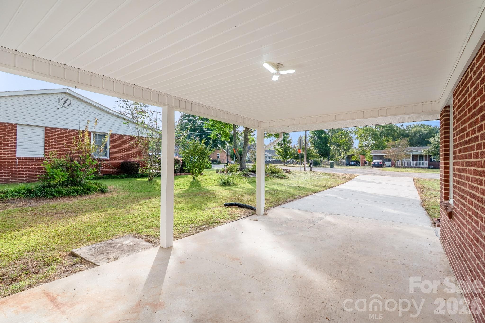 Single Family Residence at 304 Sumter Street, Kershaw, photo 6 of 32