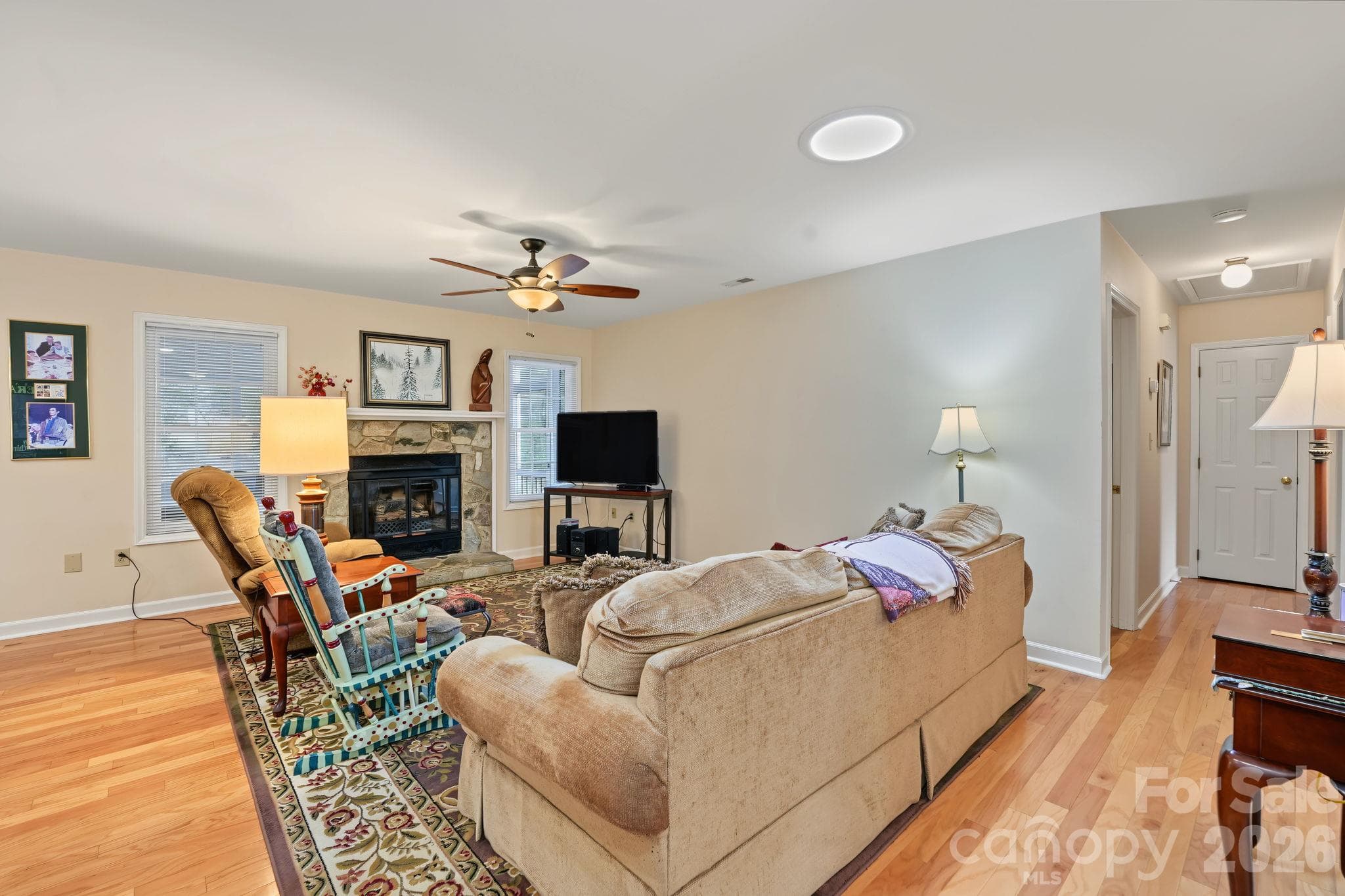 Large living room - 420 English Ivy Court, Fort Mill