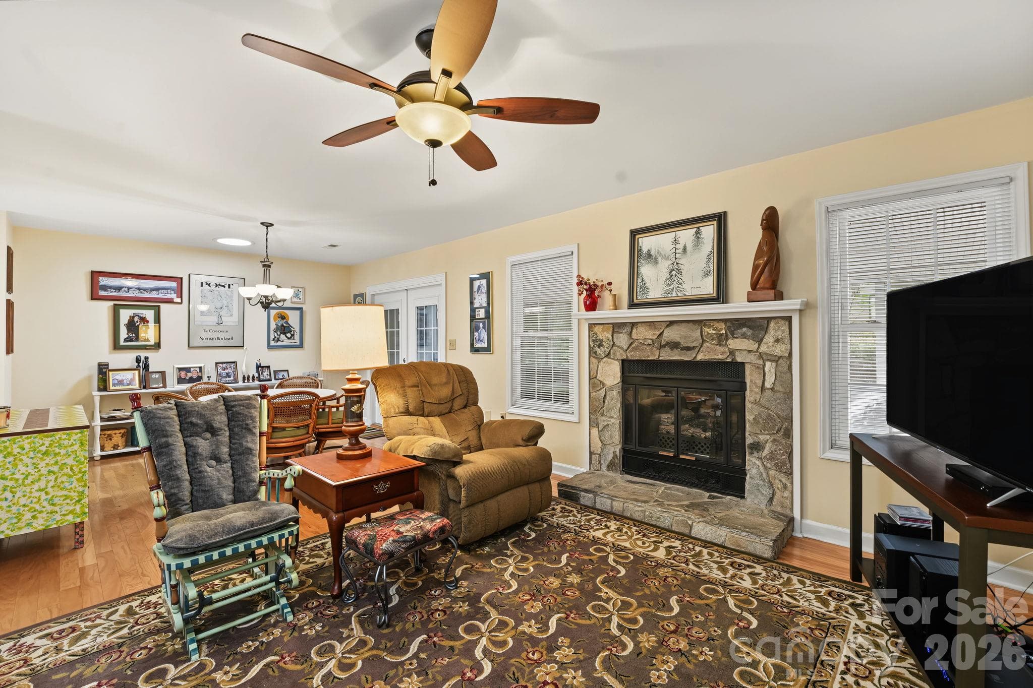 The open floorplan flows nicely - 420 English Ivy Court, Fort Mill